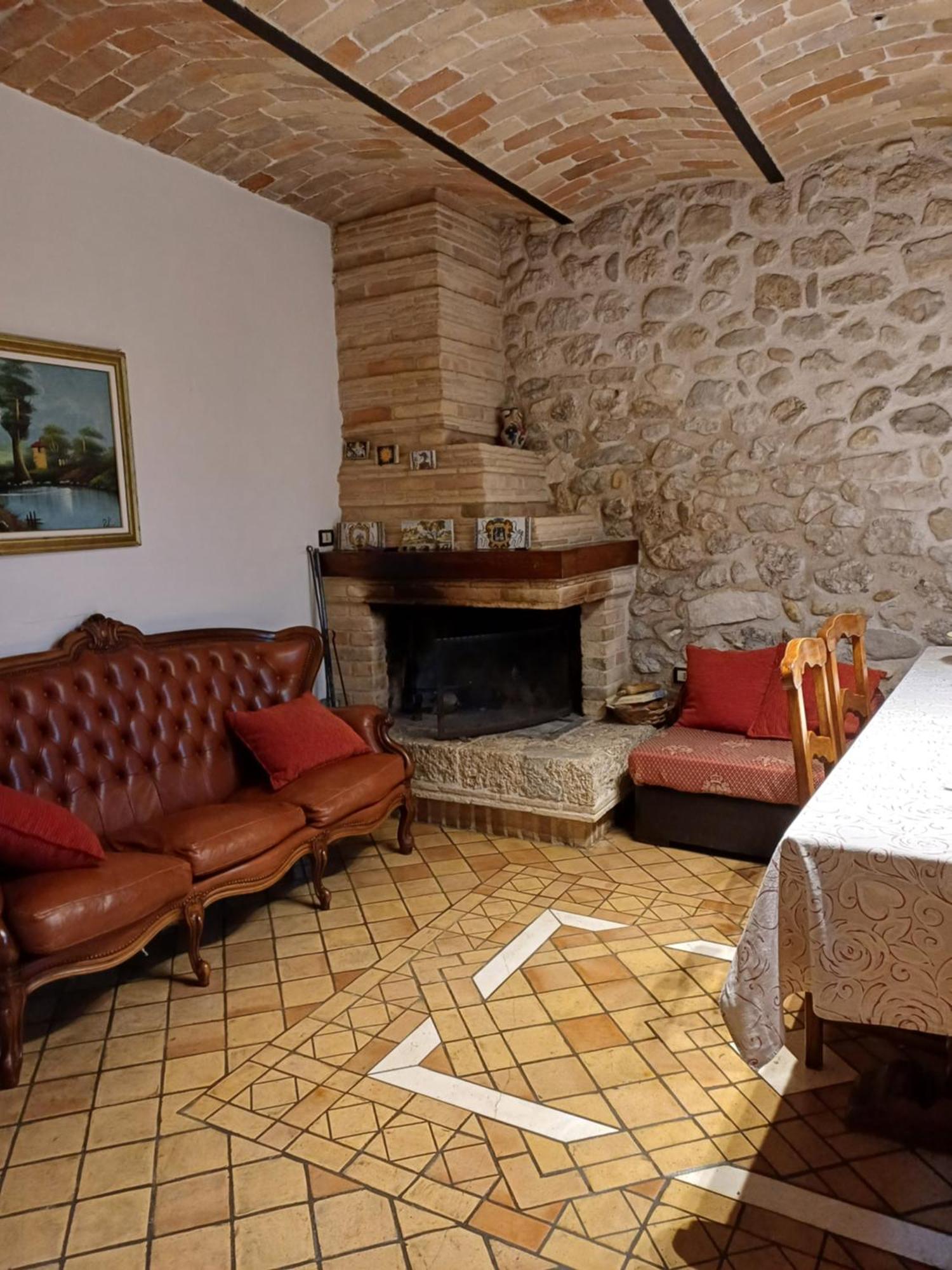 Agriturismo San Giovanni Ad Insulam อิโซลา เดล กรันซัสโซ ดิตาเลีย ภายนอก รูปภาพ