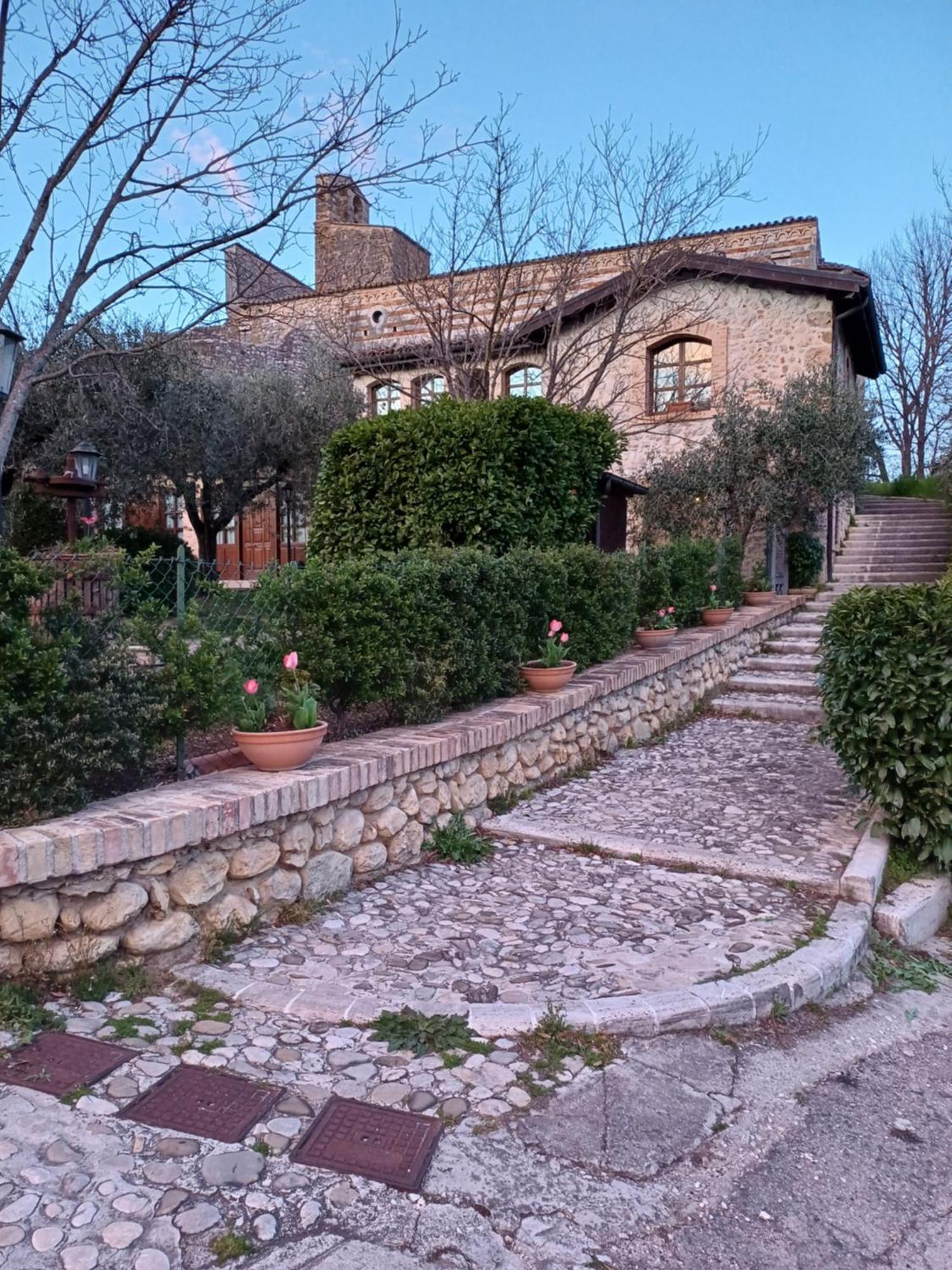 Agriturismo San Giovanni Ad Insulam อิโซลา เดล กรันซัสโซ ดิตาเลีย ภายนอก รูปภาพ