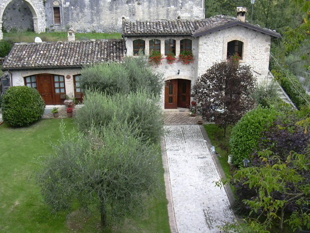 Agriturismo San Giovanni Ad Insulam อิโซลา เดล กรันซัสโซ ดิตาเลีย ภายนอก รูปภาพ