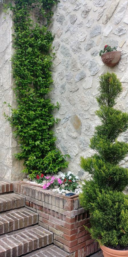Agriturismo San Giovanni Ad Insulam อิโซลา เดล กรันซัสโซ ดิตาเลีย ภายนอก รูปภาพ